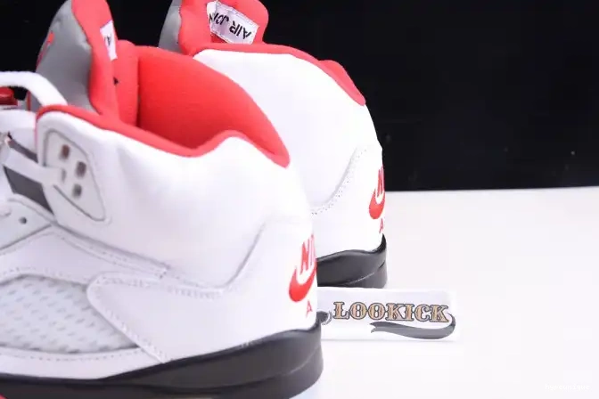 HYPE Retro Fire 5 Red (2020) Tongue Silver Air DA1911-102 Jordan 0412
